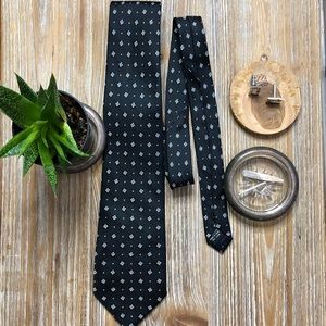Classic silk black and white foulard tie